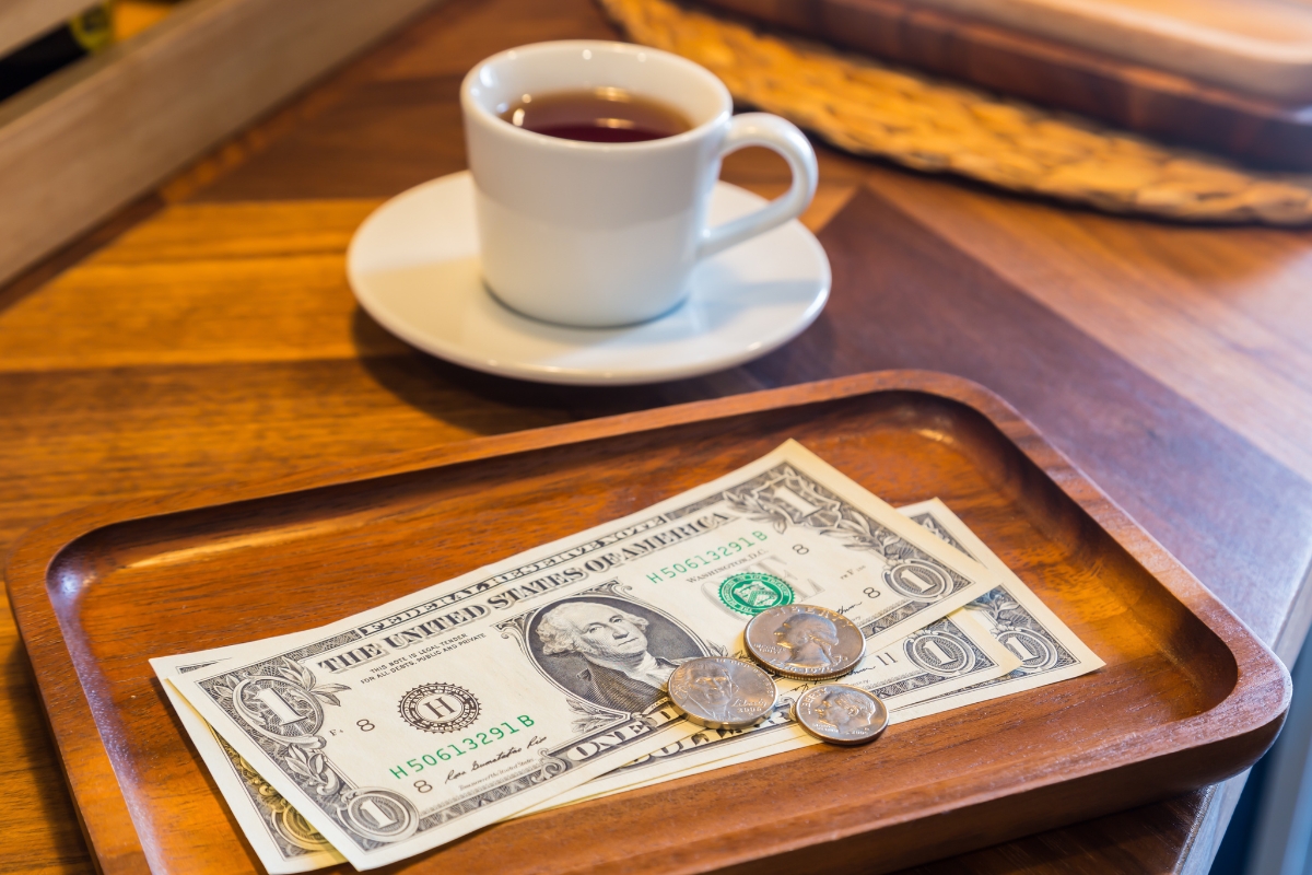 average tip in egypt