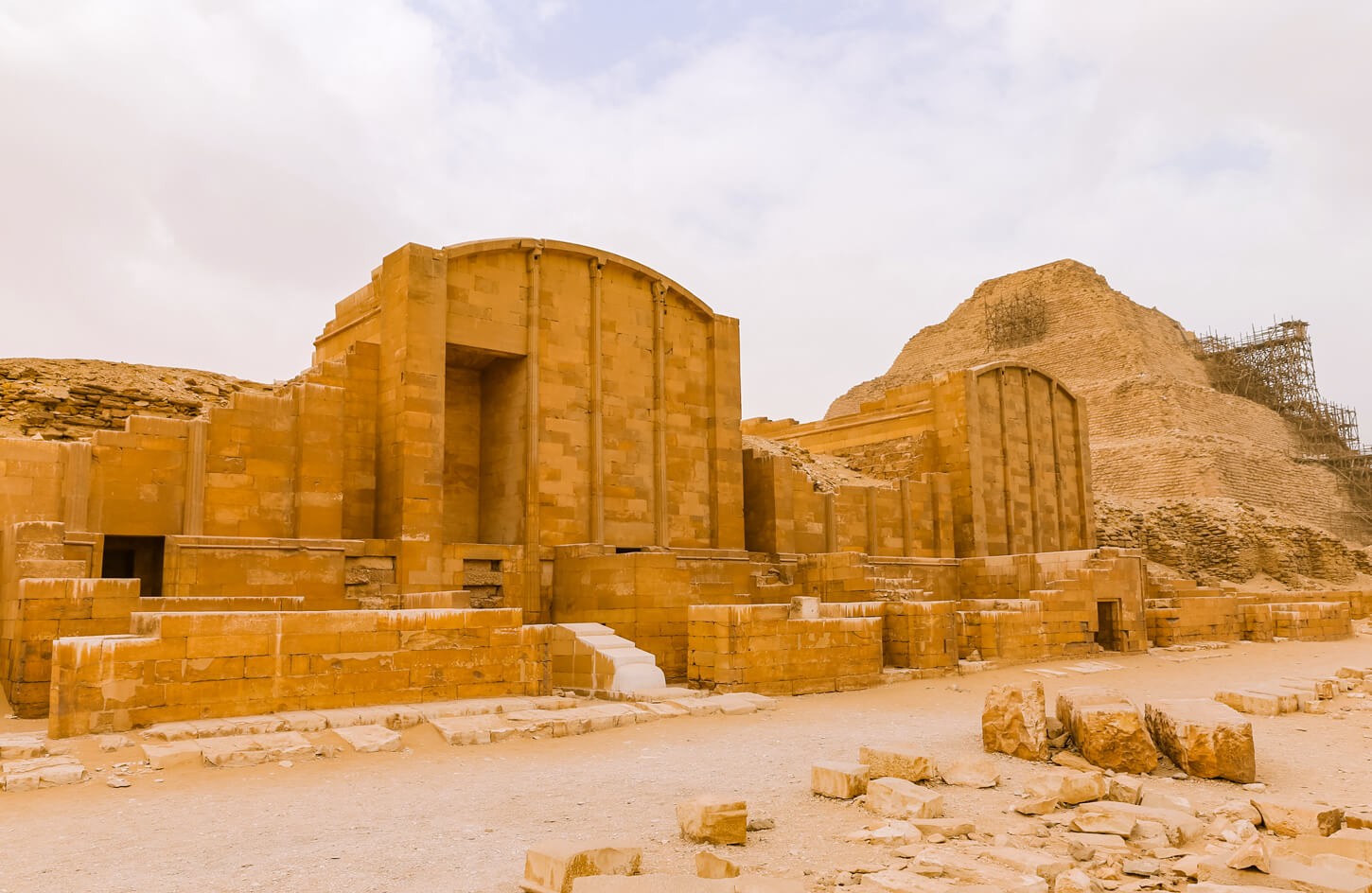 funerary-complex-djoser-step-pyramid-at-saqqara nile cruise and cairo package