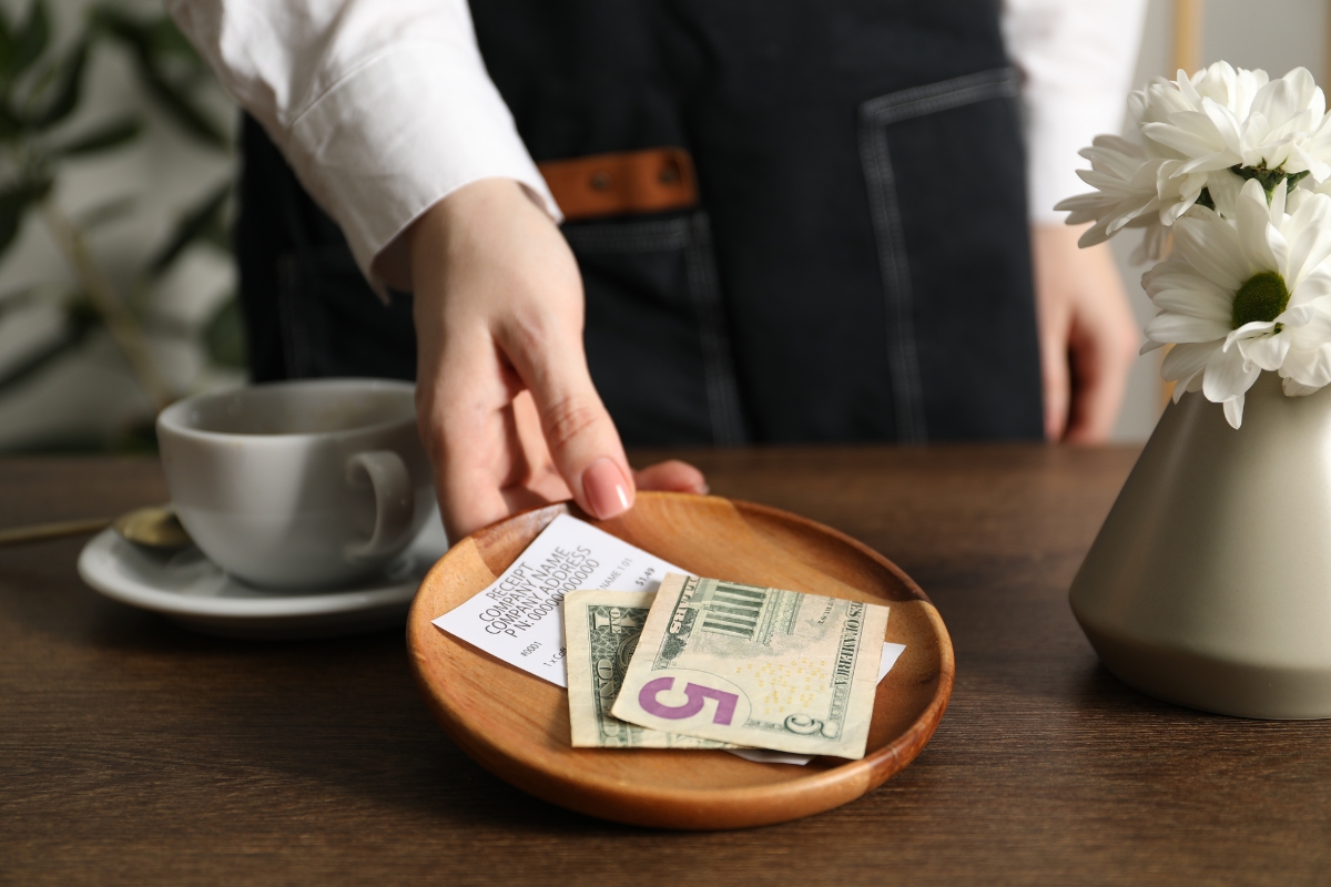 tipping in egypt